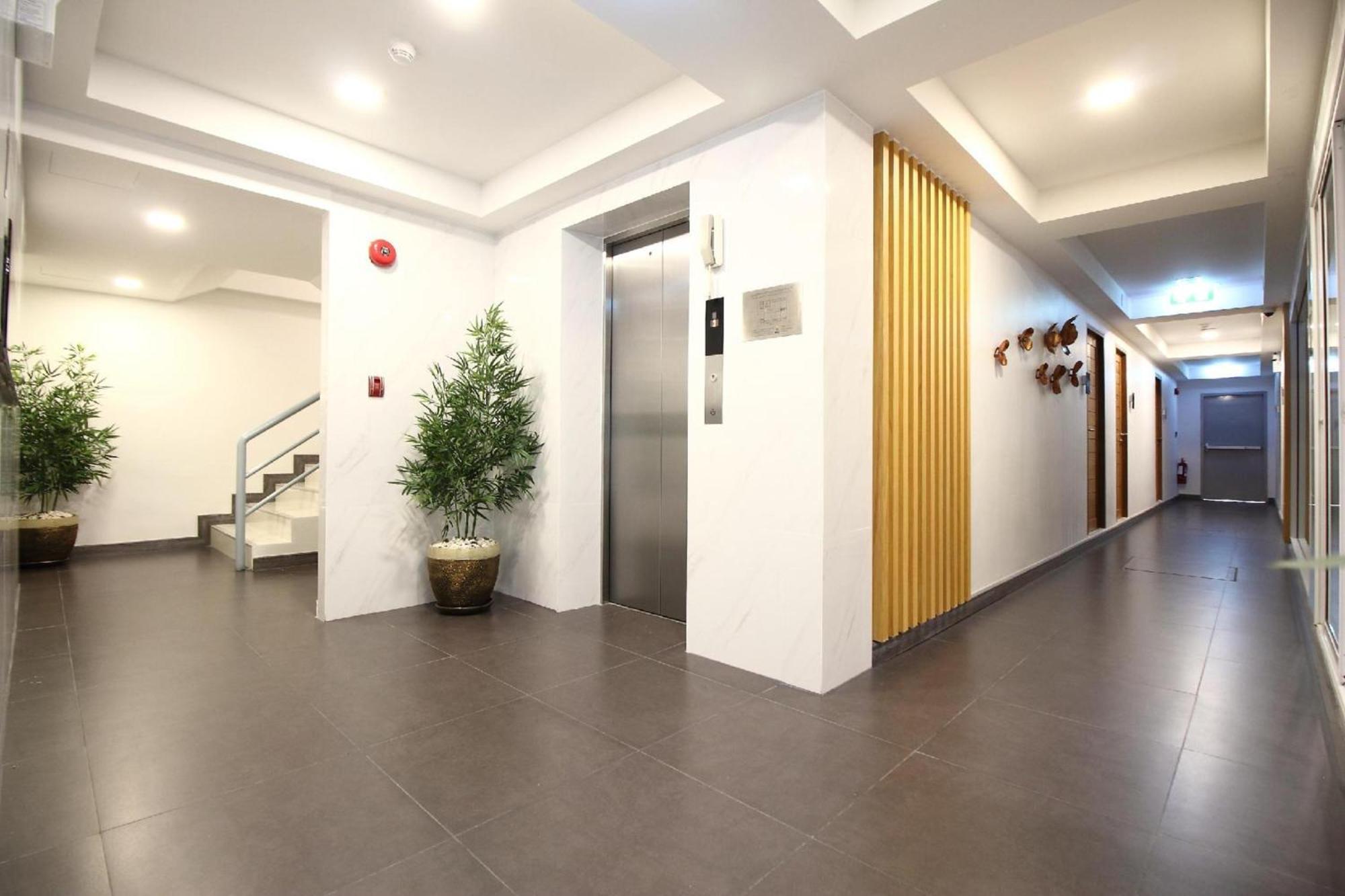 Super Oyo 483 Pannee Hotel Khaosan Бангкок Экстерьер фото