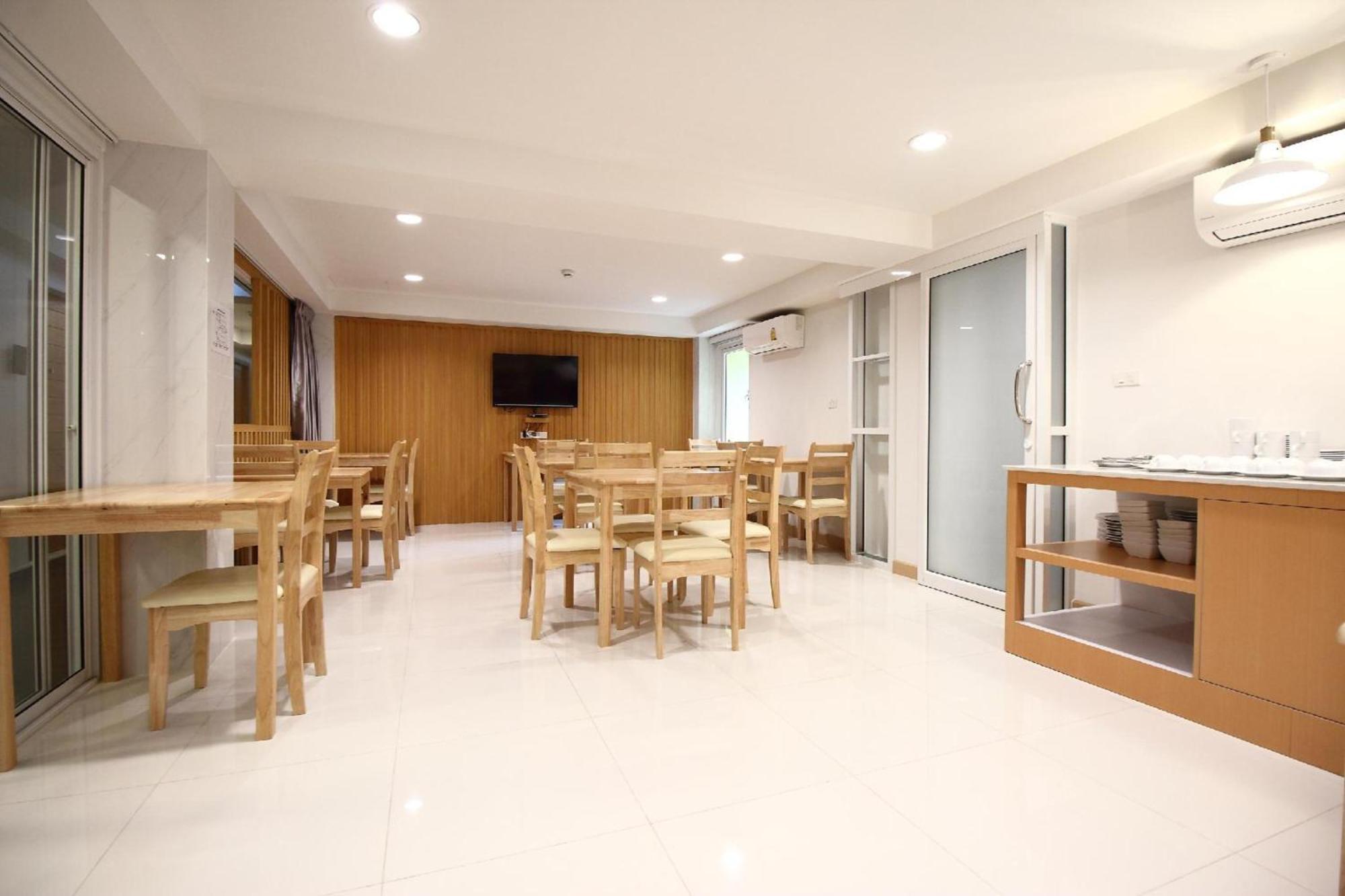 Super Oyo 483 Pannee Hotel Khaosan Бангкок Экстерьер фото