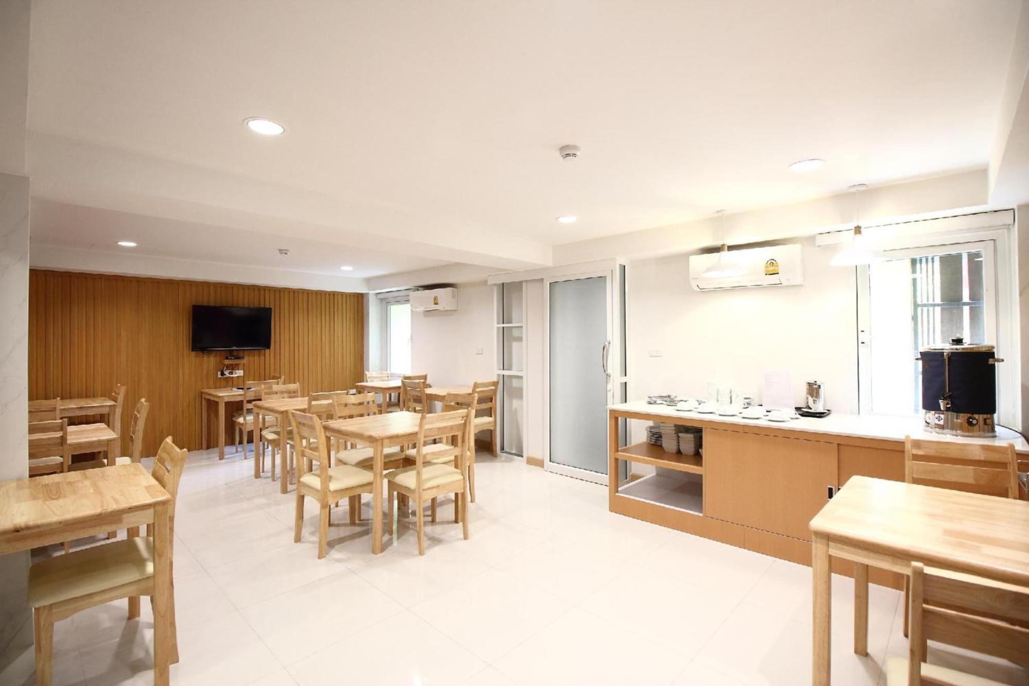 Super Oyo 483 Pannee Hotel Khaosan Бангкок Экстерьер фото